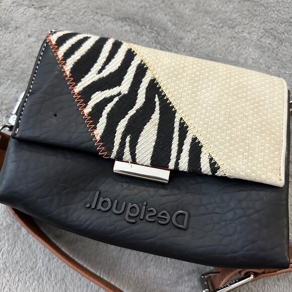 Desigual Click Clocken Roda Crossbody Purse Handbag Animal Print - Picture 2 of 8